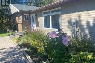 Bungalow for Sale, 27 John Street, Burk's Falls, ON