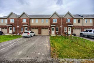 Freehold Townhouse for Sale, 380 Chaffey St, Welland, ON