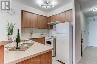 Condo for Sale, 38 Lee Centre Drive #1815, Toronto (Woburn), ON