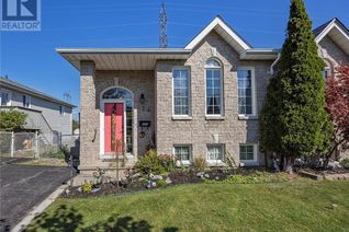 Semi-Detached House for Sale, 824 Peachwood Street, Kingston, ON