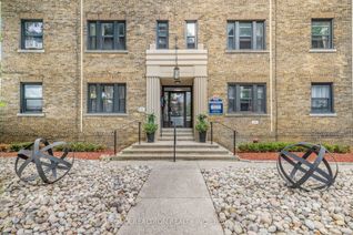 Apartment for Rent, 1 Mallory Gdns #4, Toronto, ON