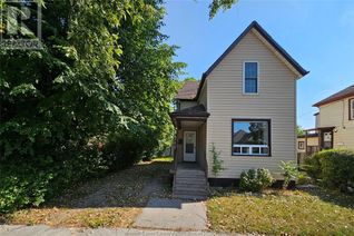 Detached House for Sale, 818 St. Luke Road, Windsor, ON