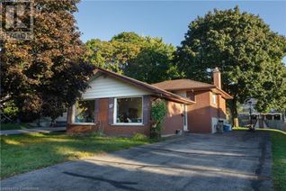 Detached House for Sale, 27 Lyle Place, Kitchener, ON