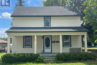 Detached House for Rent, 7 Mary Street E #Lower, Kawartha Lakes (Lindsay), ON