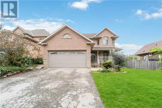 Detached House for Sale, 112 Stone Church Road W, Hamilton, ON