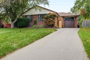 House for Sale, 40 Dukinfield Crescent, Toronto (Parkwoods-Donalda), ON