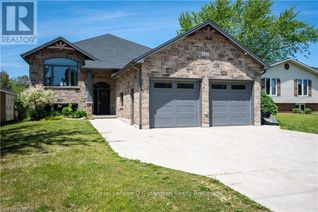 Detached House for Sale, 222 Anglesia Street N, Saugeen Shores, ON