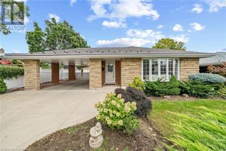 Detached House for Sale, 16 Lawrence Avenue, Stoney Creek, ON