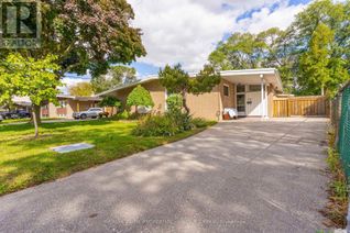 House for Sale, 32 Pynford Crescent, Toronto (Parkwoods-Donalda), ON