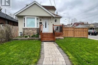 Detached House for Rent, 41 Binswood Avenue, Toronto (East York), ON