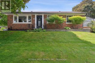 Bungalow for Sale, 308 Donlin Avenue, Newmarket (Central Newmarket), ON