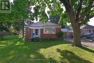 Detached House for Sale, 3 Sunset Avenue, Toronto (Alderwood), ON