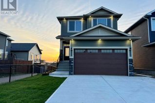 Detached House for Sale, 3 Lakewood Mews, Strathmore, AB