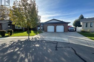 Bungalow for Sale, 119 Fairburn Court, Saskatoon, SK