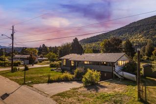 Detached House for Sale, 1056 Clarke Road, Castlegar, BC