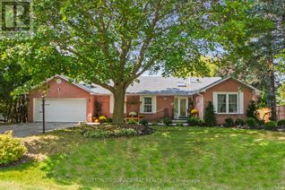 Detached House for Sale, 14 Hi View Drive, East Gwillimbury (Mt Albert), ON