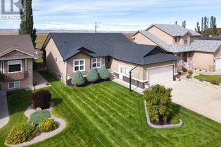 House for Sale, 11 Link Spur, Claresholm, AB