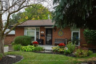 Bungalow for Sale, 202 Queen Street, Newmarket (Central Newmarket), ON