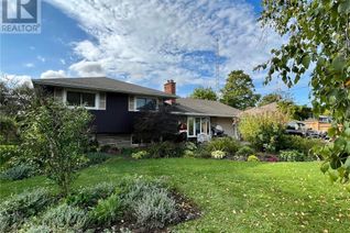 Detached House for Sale, 1729 Third St Louth Street, St. Catharines, ON