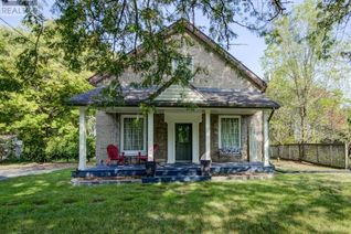 Detached House for Sale, 460 King Edward Street, Paris, ON