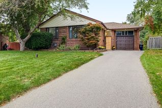 Bungalow for Sale, 40 Dukinfield Cres, Toronto, ON