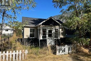 Detached House for Sale, 166 Crescent Street, Castlegar, BC