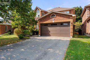 Detached House for Sale, 809 Surin Court, Newmarket (Gorham-College Manor), ON