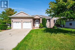 Raised Ranch-Style House for Sale, 302 Applewood, Kingsville, ON