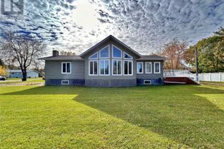 Bungalow for Sale, 1409 Broadway Avenue, Moosomin, SK