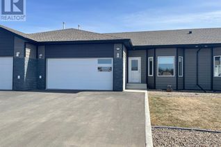 Townhouse for Sale, 154 Heritage Landing Crescent, Battleford, SK