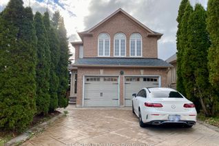 Detached House for Sale, 2 Red Cardinal Tr, Richmond Hill, ON