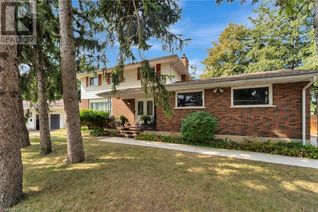 Detached House for Sale, 3 Brier Place, Brantford, ON