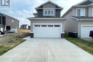 Detached House for Sale, 137 Arncliff Court, Fort McMurray, AB