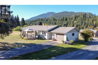 House for Sale, 2697 Shoreacres Road, Castlegar, BC