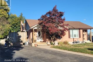 Semi-Detached House for Sale, 176 Coghill Place Unit# A, Waterloo, ON