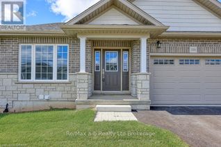 Semi-Detached House for Sale, 135 Lossing Drive, Norwich, ON