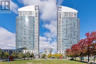 Condo for Sale, 36 Lee Centre Drive #1712, Toronto (Woburn), ON