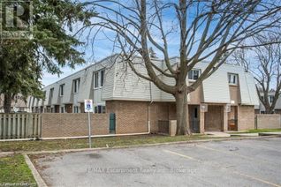 Condo Townhouse for Sale, 17 Old Pine Trail #178, St. Catharines (444 - Carlton/Bunting), ON