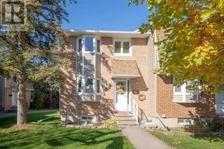 Condo Townhouse for Sale, 1712 Lamoureux Drive #A, Ottawa, ON