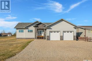 Detached House for Sale, 206 2nd Avenue, Hanley, SK