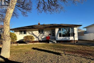 Bungalow for Sale, 417 Central Avenue S, Swift Current, SK