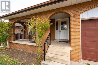 Detached House for Sale, 98 Summercrest Drive, Hamilton, ON