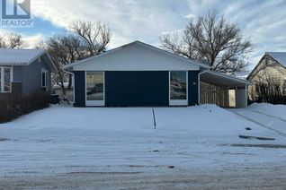 Bungalow for Sale, 14 Spruce Drive, Drumheller, AB