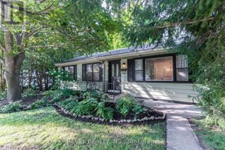 Bungalow for Sale, 31 Academy Street, Hamilton (Ancaster), ON