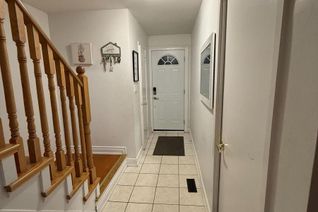 Condo Townhouse for Sale, 400 Mississauga Valley Boulevard S #4, Mississauga (Mississauga Valleys), ON