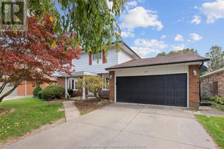 Detached House for Sale, 13 Spring Place, Chatham, ON