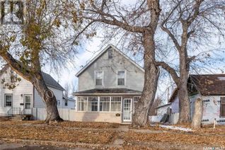 Detached House for Sale, 342 Iroquois Street W, Moose Jaw, SK