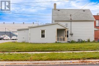 Bungalow for Rent, 525 King Street, Welland, ON