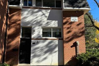 Townhouse for Rent, 96 George Henry Boulevard #38, Toronto (Henry Farm), ON