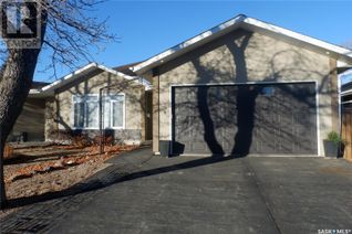 Semi-Detached House for Sale, 604 Centre Street, Assiniboia, SK